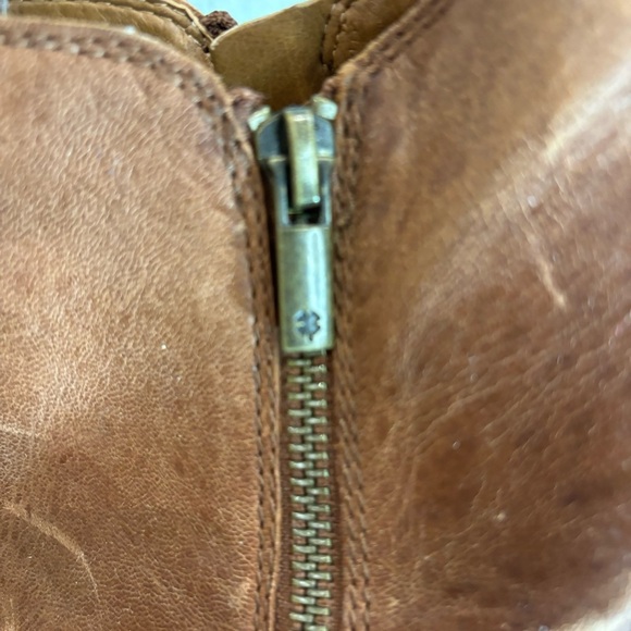 LUCKY BRAND Sz 9 Light Distressed Zipper Closure Stacked Heel Leather  Booties - Picture 5 of 10